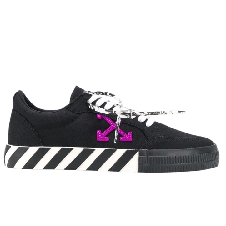 Off white vulc low clearance top black